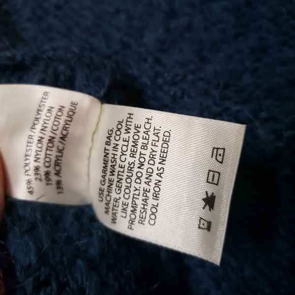 NWT New Kenneth Cole Reaction Blue Soft Fluffy Blue Sweater Medium Large - Picture 5 of 6